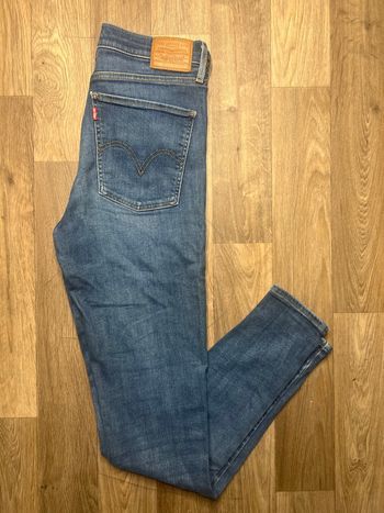 Jean Levi’s Premium Mile High Super Skinny