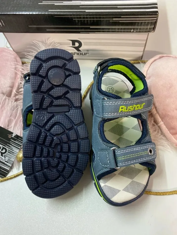 Sandales garçon (neuf) - Taille 25 - photo numéro 3