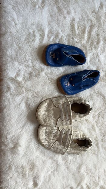 Chaussons en cuir, taille 16 et taille 21 BE
