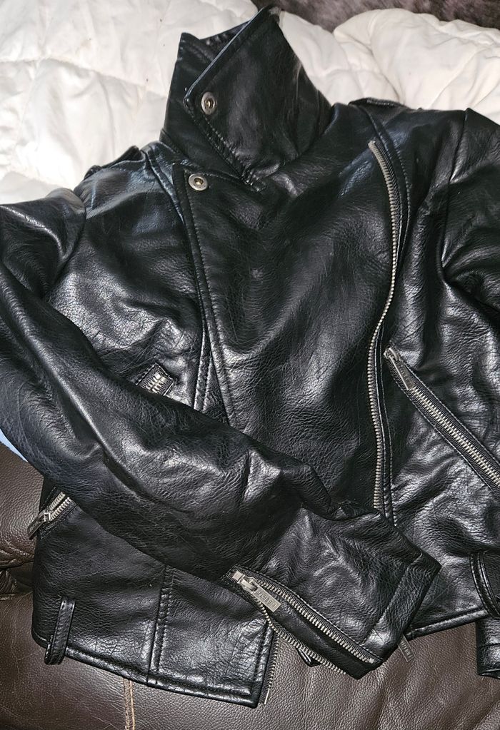 Blouson fille simili cuir 10 ans - photo numéro 3