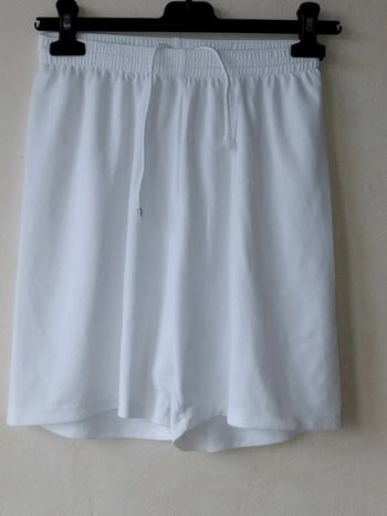 Short blanc