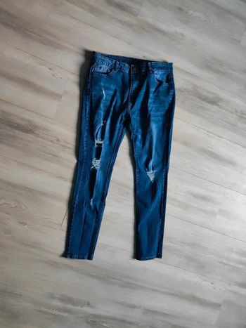 Jean effet troué