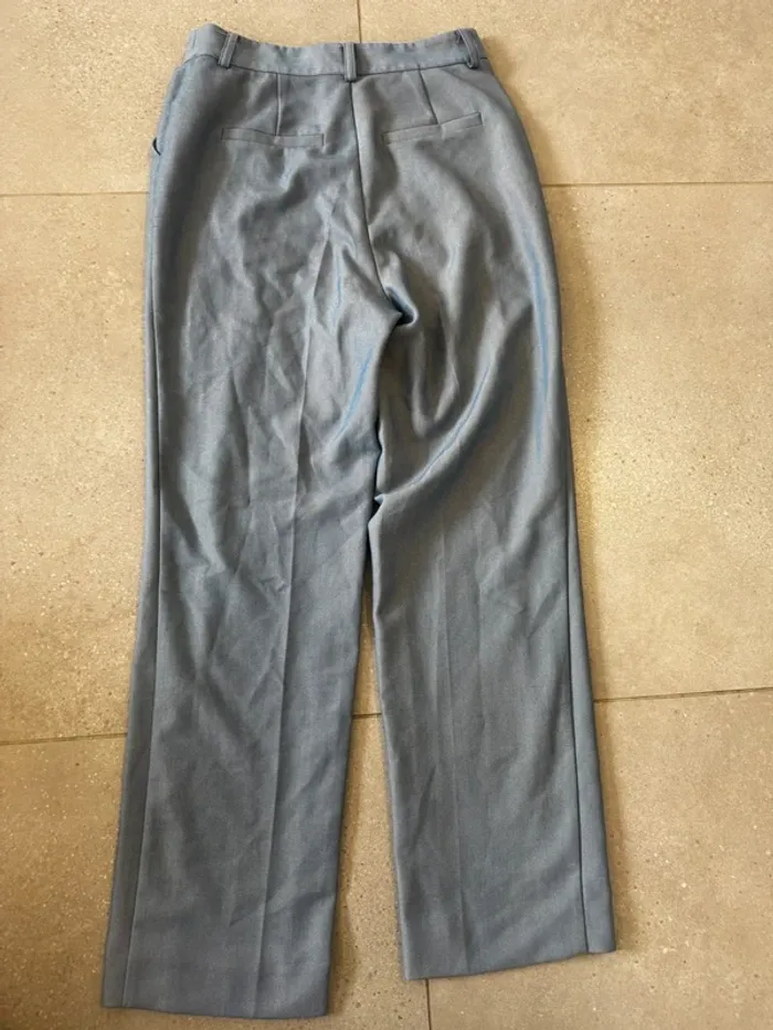 Pantalon bleu clair NA-KD, taille 38, très bon état, 38x105cm - photo numéro 3