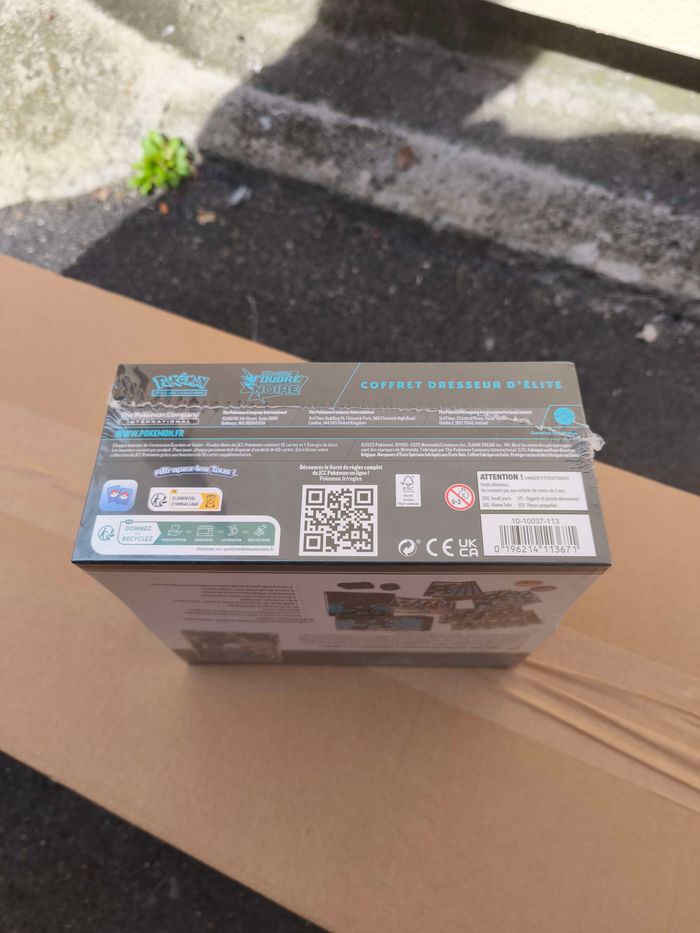 ETB Pokémon Foudre Noire EV10.5 - photo numéro 3