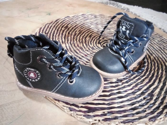 Chaussures neuves lulu castagnette 20 - photo numéro 3