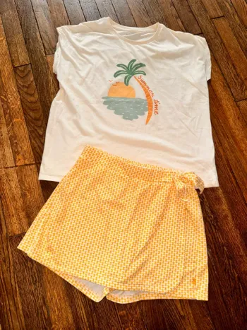 T-shirt vertbaudet et short okaidi 14 ans