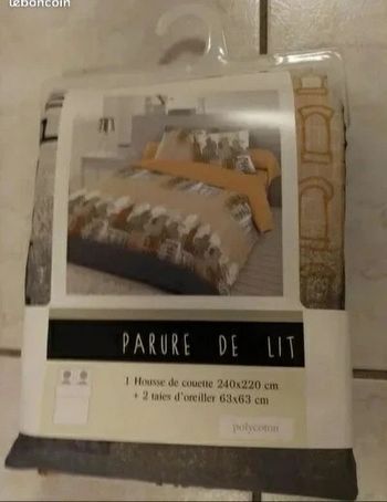 Parure Housse de couette+ 2 taies d'oreillers 2 personnes modèle Manhy neuve ds son emballage