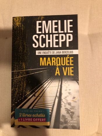 Livre marquée à vie Émilie Scheep