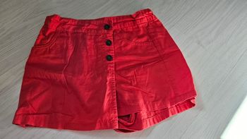 Jupe short neuvejuste lavée 8 ans