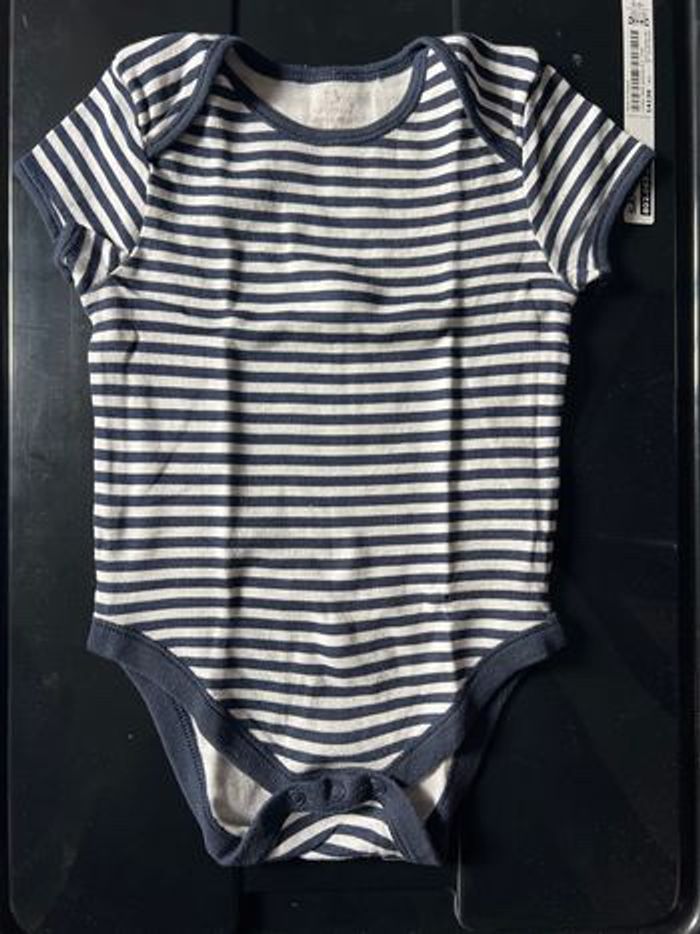 Lot 7 bodies courtes manches - photo numéro 3