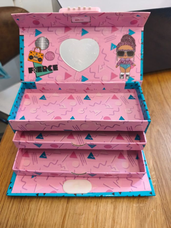 Lot de poupées LOL avec accessoires. - photo numéro 10