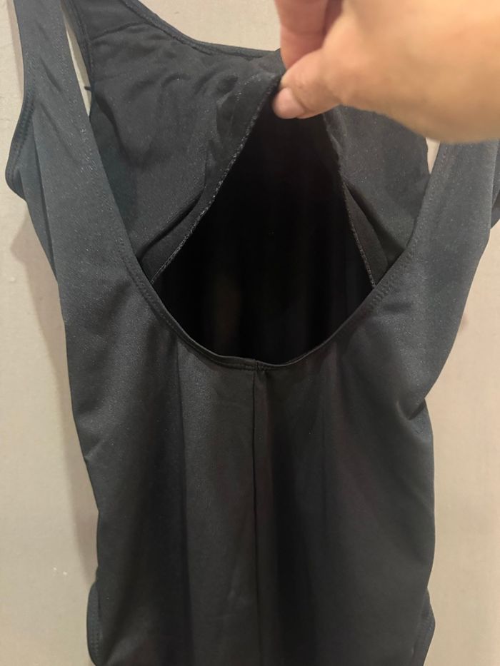 Maillot de bain, une pièce noire - photo numéro 6