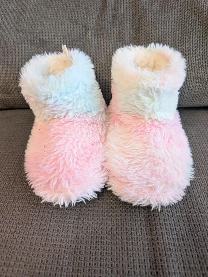 Chaussons fille taille 25