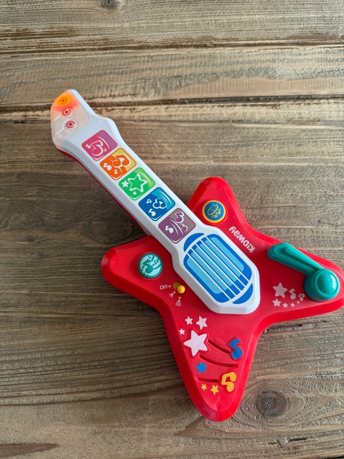 Guitare musical - photo numéro 2