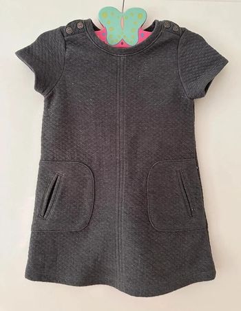 Très jolie robe Okaïdi 4 ans en excellent état