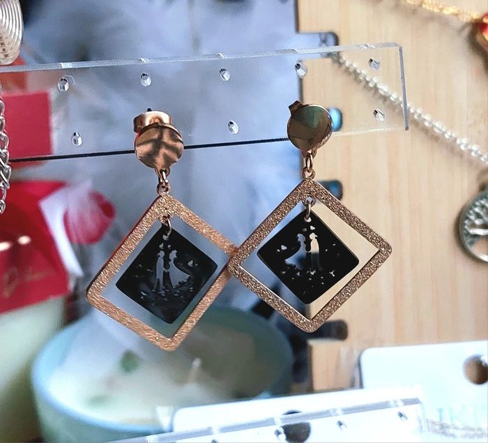 Boucles d'oreilles neuves en acier inoxydable - photo numéro 2