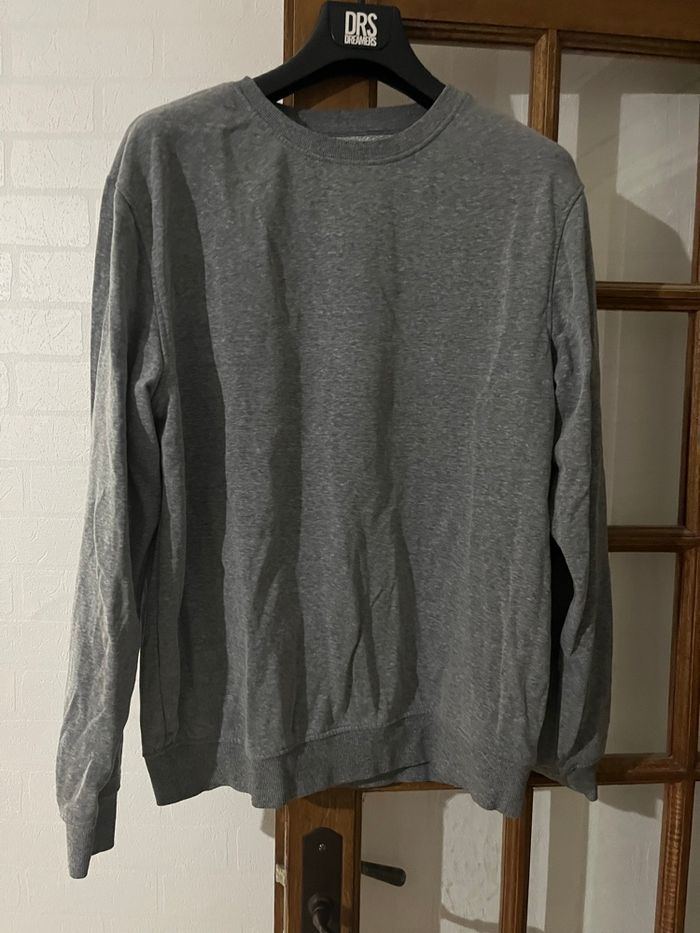 Sweat gris - photo numéro 2