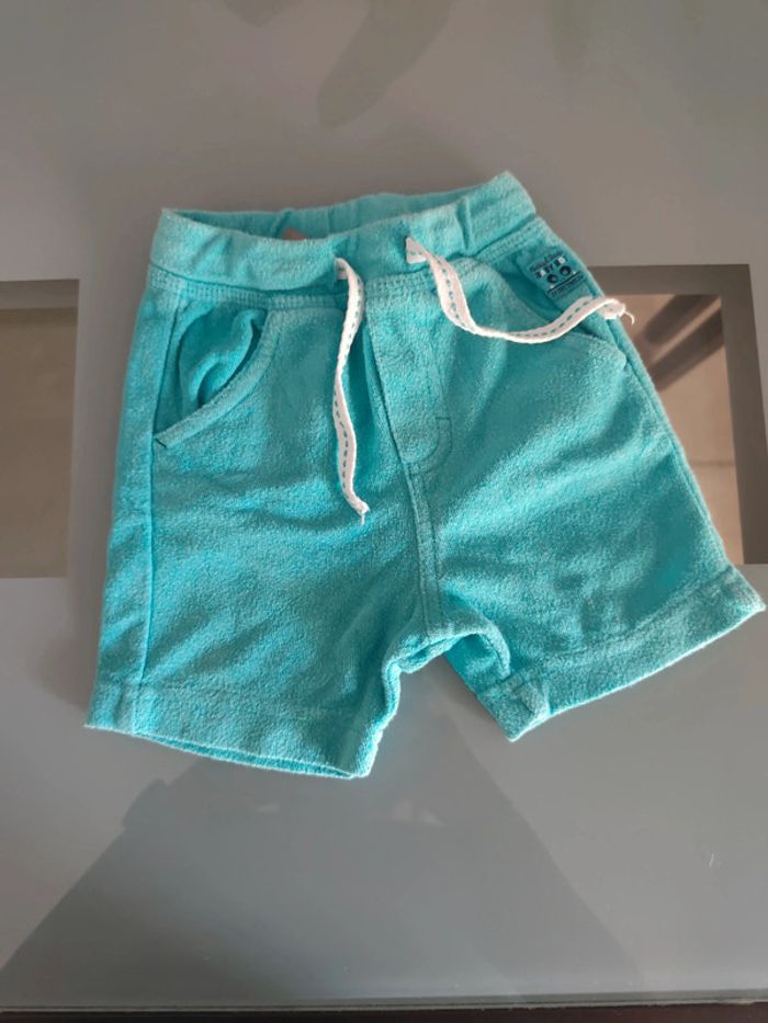 Short 9 mois