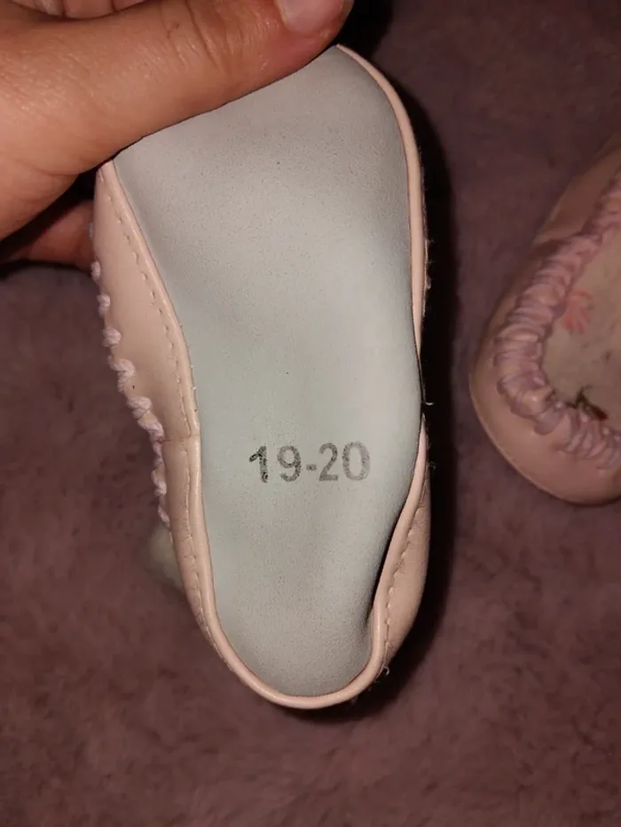 Chaussons 19-20 - photo numéro 2