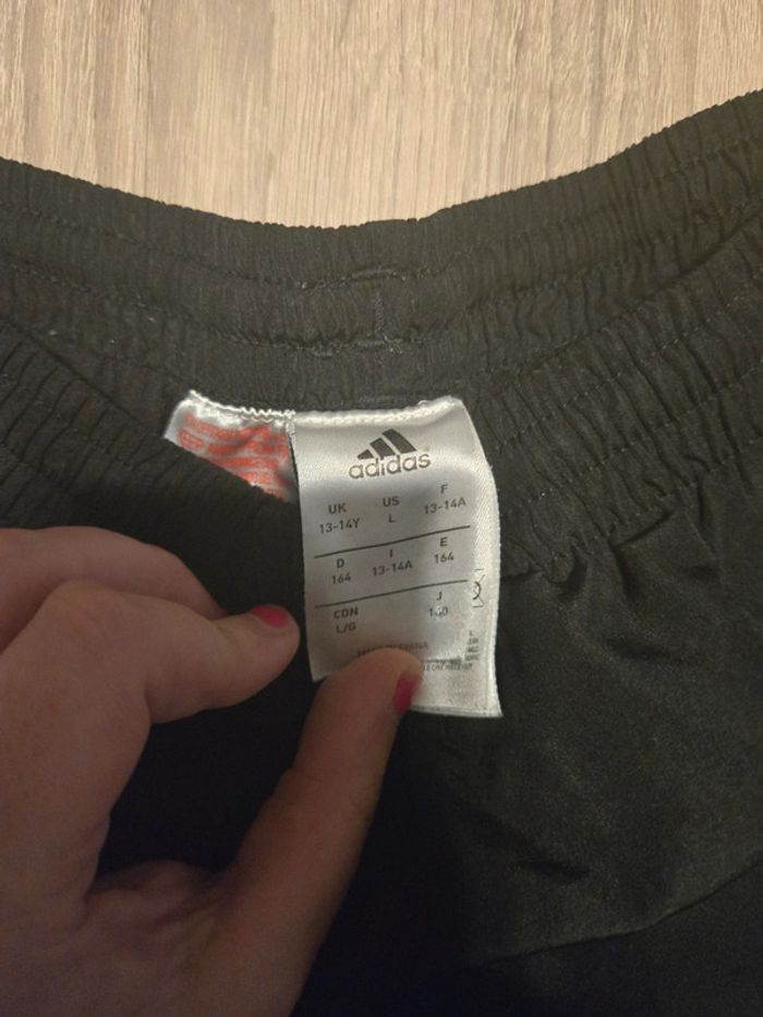 Pantalon jogging adidas 13 14 ans état impeccable - photo numéro 2