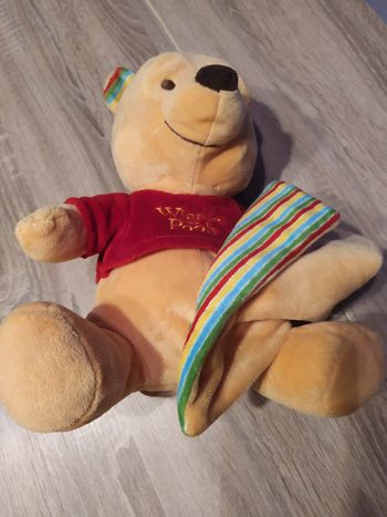 Doudou peluche Winnie l'ourson