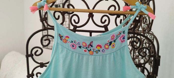 Robe bleu et fleurs C&A 10 ans très bon état. - photo numéro 3