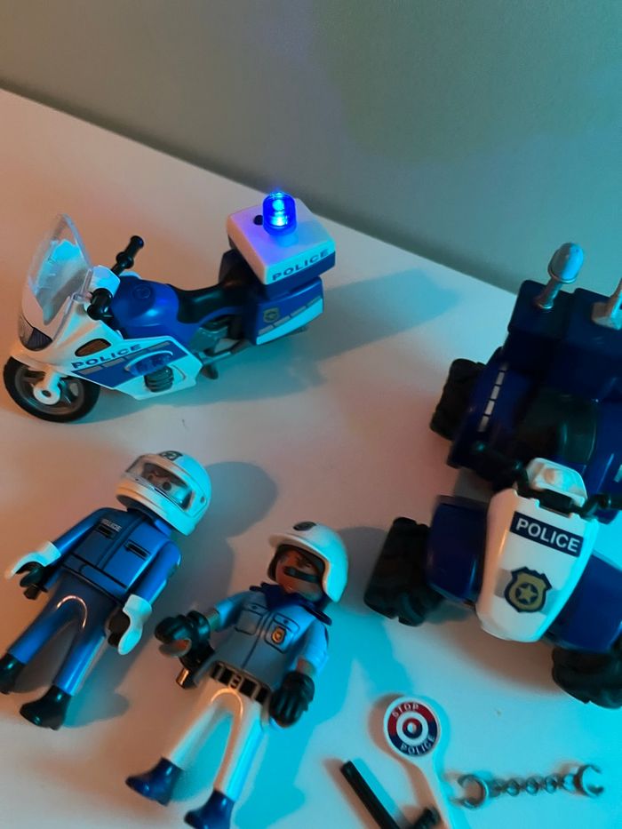 Véhicules police Playmobil - photo numéro 2