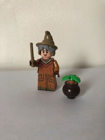 Figurine type lego professeur Choux-raves. Harry Potter