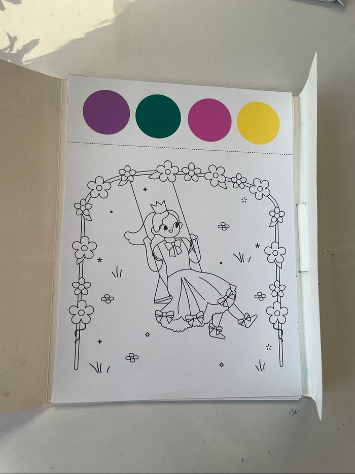 Livre de coloriages peinture princesse - photo numéro 3