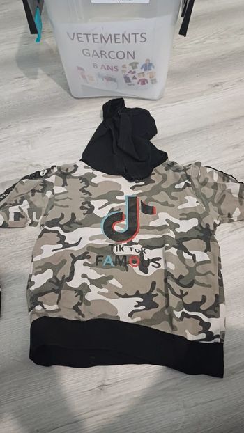 Pull capuche