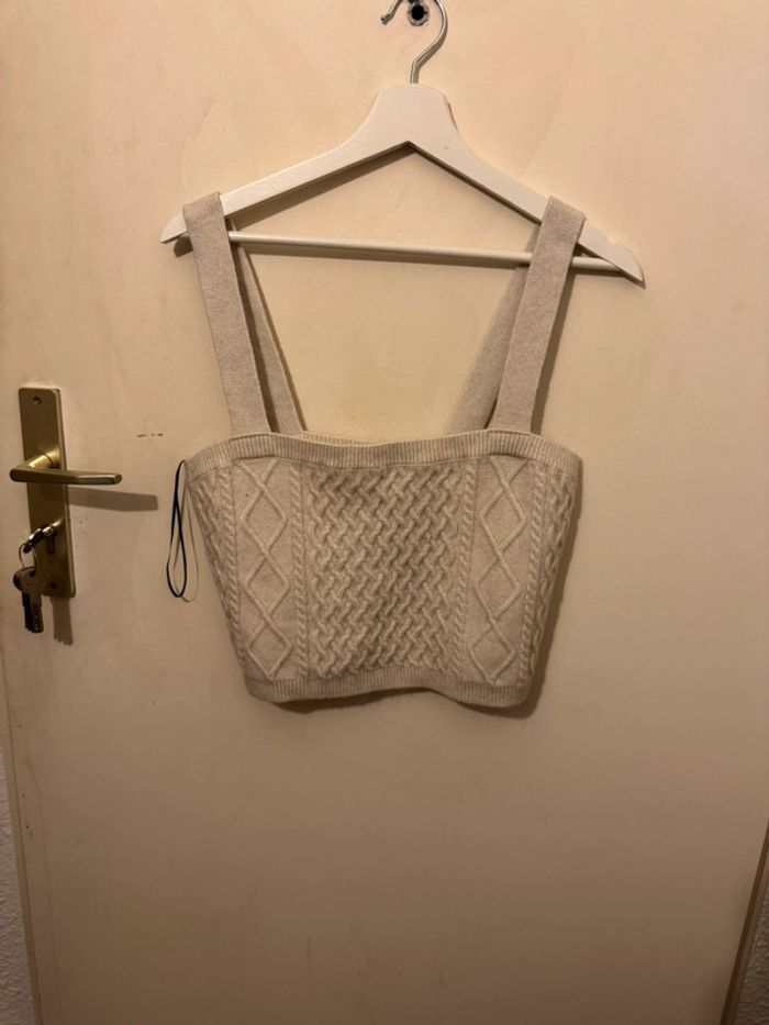 Débardeur crop top  façon tricot h et m beige torsadé taille l