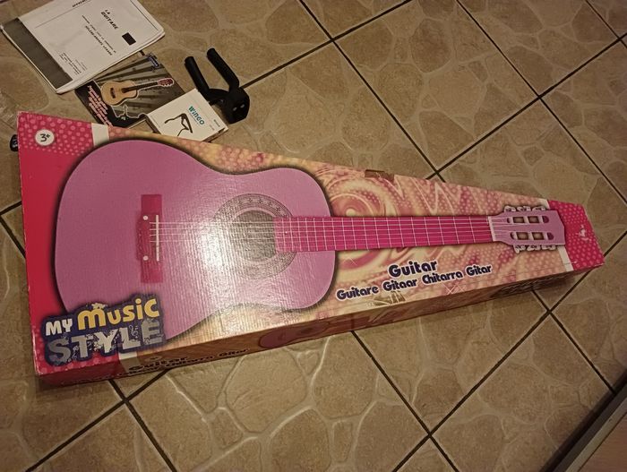 Guitare enfant avec accessoires - photo numéro 6