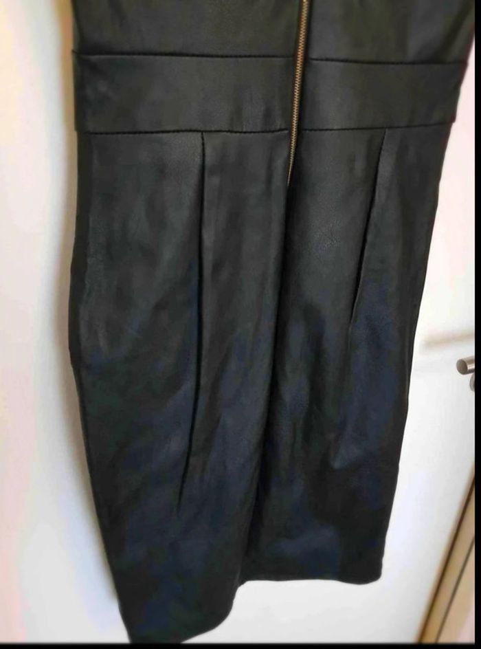 Robe  style  cuir  taille 38 - photo numéro 7