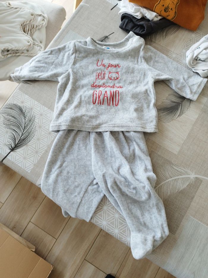 Pyjama 2 pièces 6 mois - photo numéro 2
