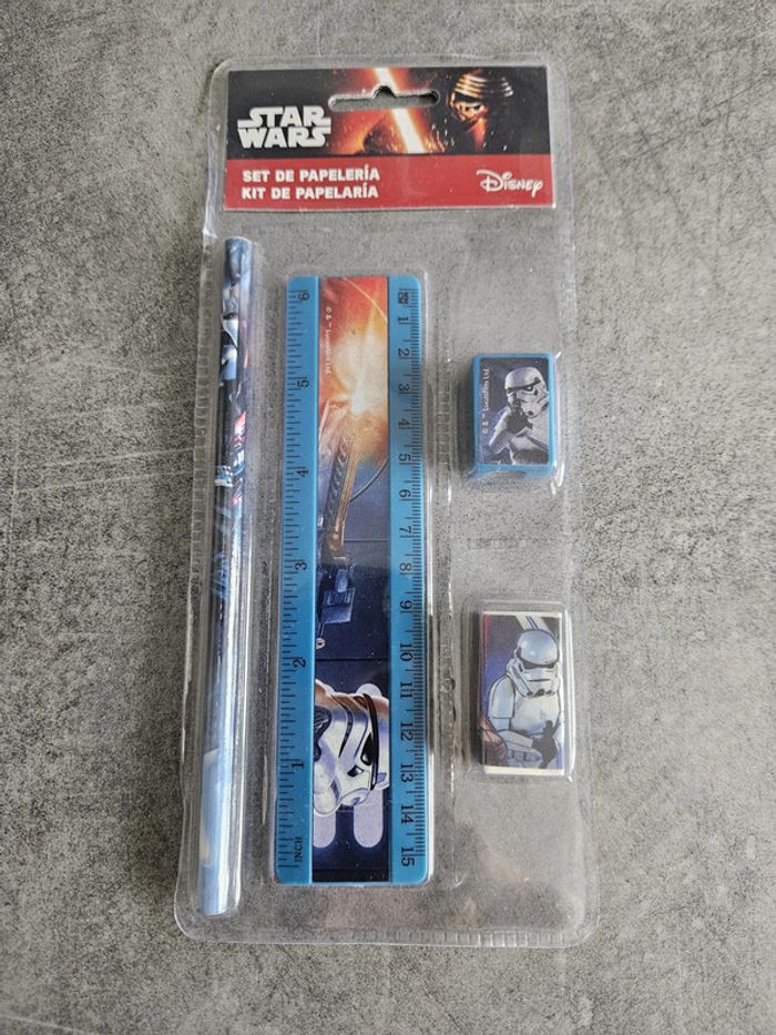 Lot de fournitures scolaires - Star Wars (NEUF)