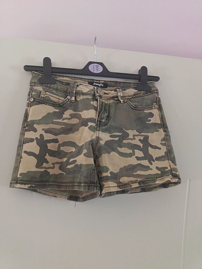 Short kaki