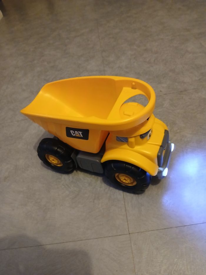 Camion de chantier - photo numéro 2