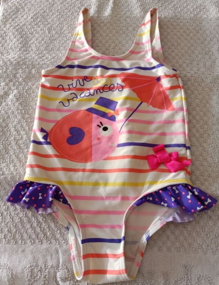 Maillot de bain taille 24 mois