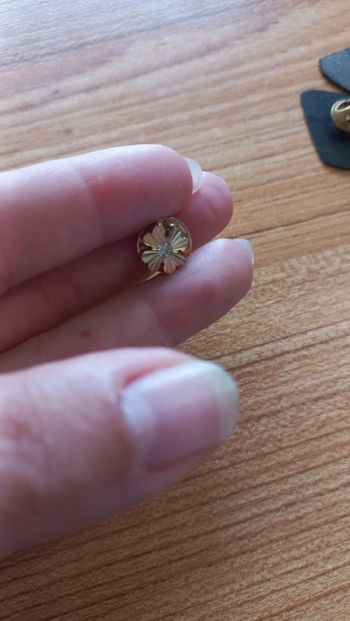 Belle broche fleur vintage pin's