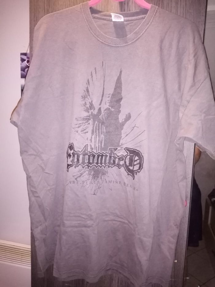T-shirt Entombed