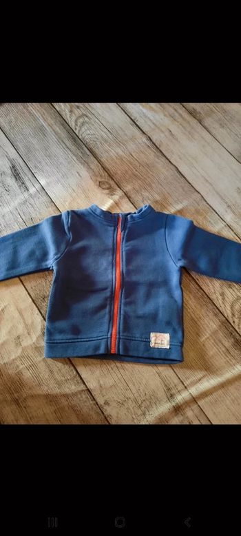 Veste garçon ZY 3 mois en tbe