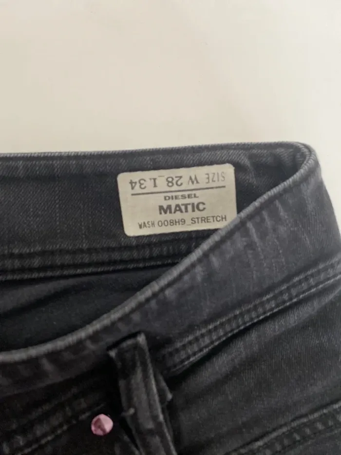 Jean noir Diesel 28/34 - photo numéro 4