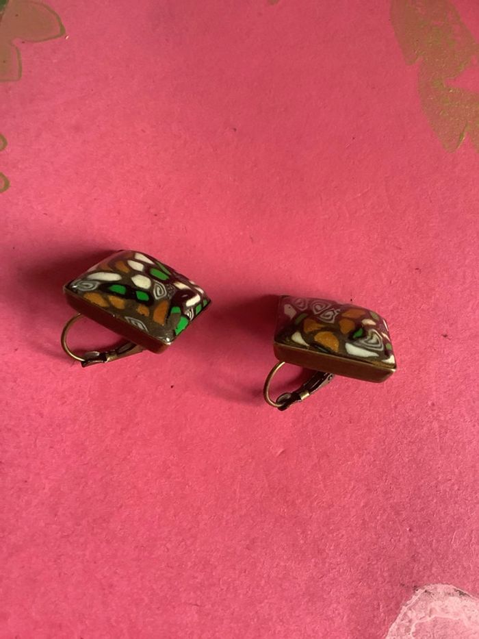 Boucles d’oreilles percées métal et résine pièce unique créatrice - photo numéro 4