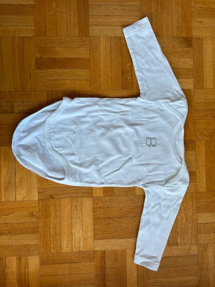 Lot de 3 bodies manches longues 6 mois très bon état - photo numéro 13