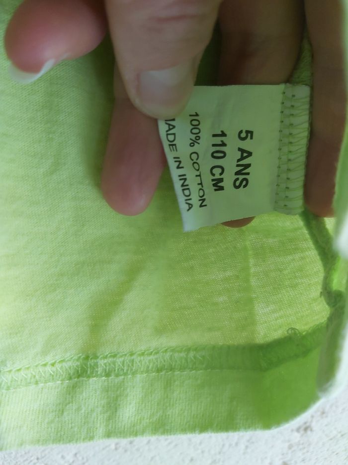 Tee-shirt garçon Taille 5 ans bon état - photo numéro 7