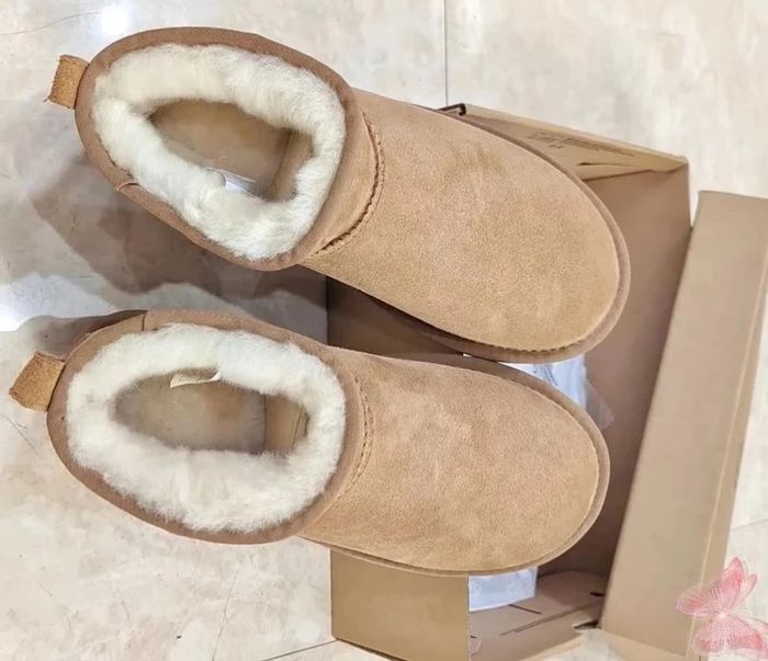 Bottes Ugg mini taille  37 - photo numéro 6