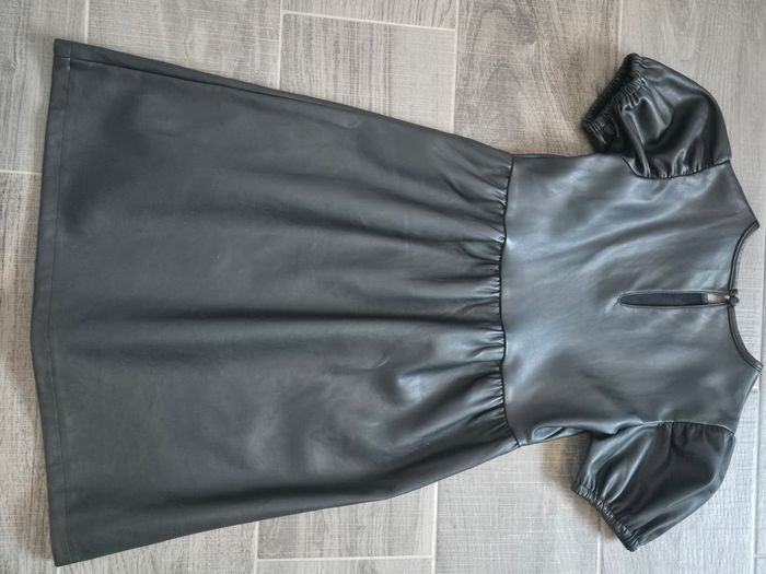 Robe cuir - photo numéro 2