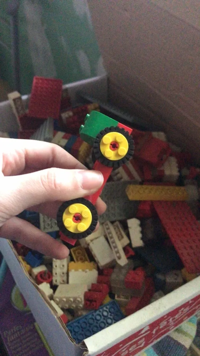 Grosse boîte lego - photo numéro 2
