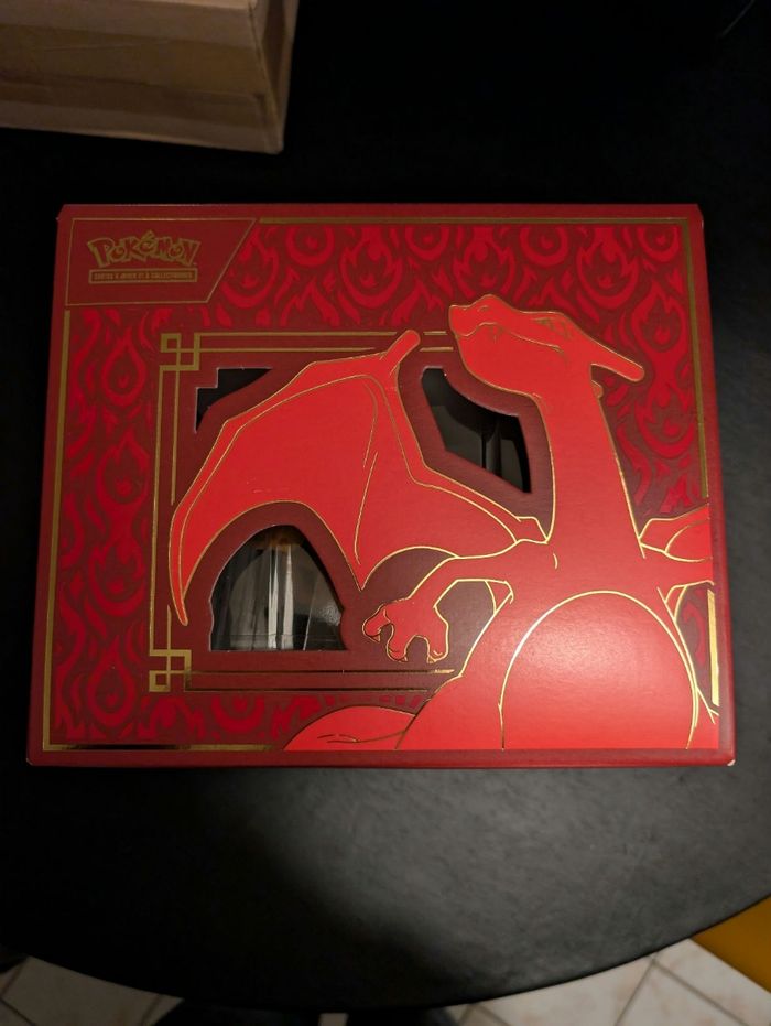 Pokémon coffret collection super premium Dracaufeu ex - photo numéro 5