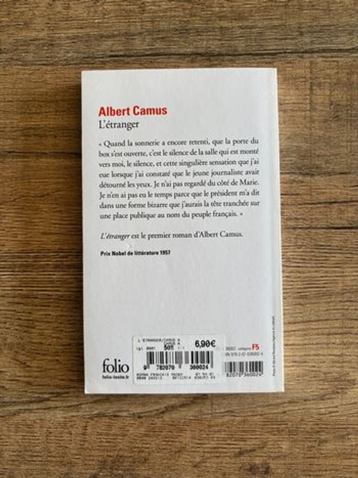 Livre L’Étranger – Albert Camus - photo numéro 2